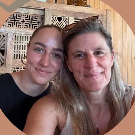 Caroline und Zoé — dein Team für das Seelenzeit-Wochenende.